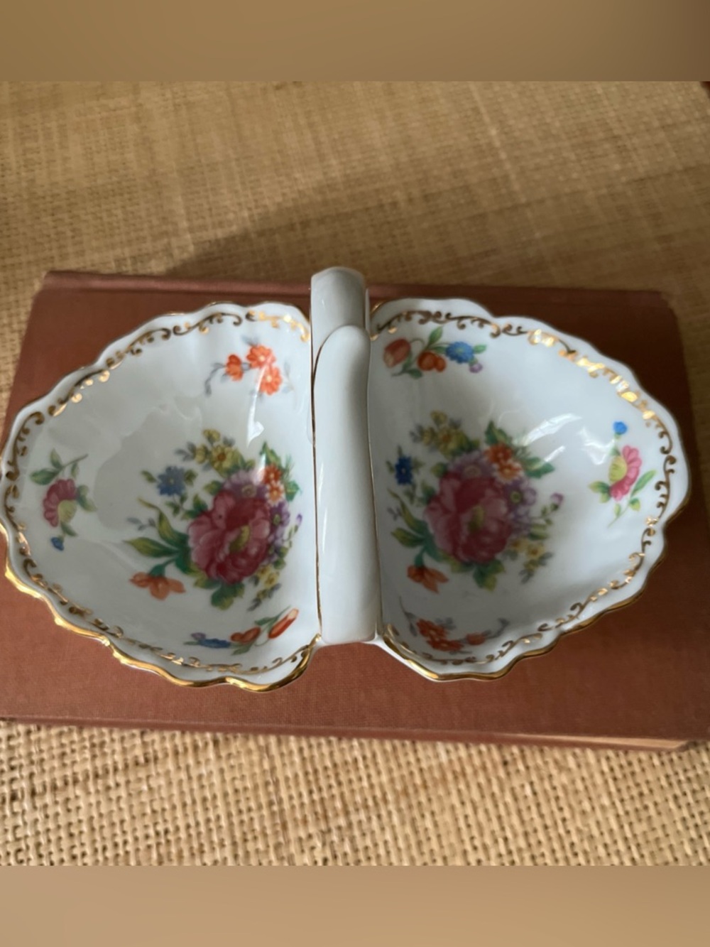 Noritake‎ White Porcelain Dish with Gold Trim